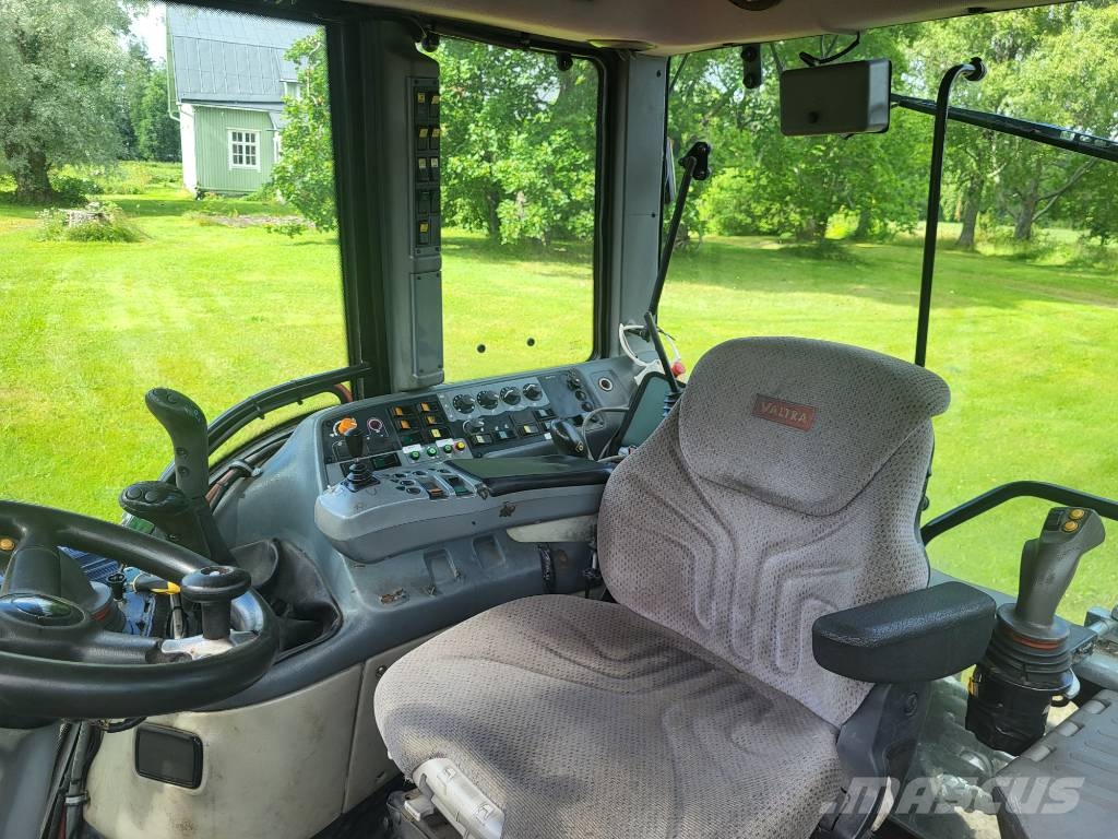 Valtra XM-130 Traktorid