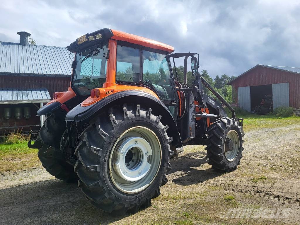 Valtra XM-130 Traktorid