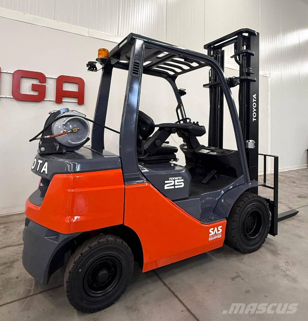 Toyota 11374 - 02-8FGF25 Plinski viljuškari