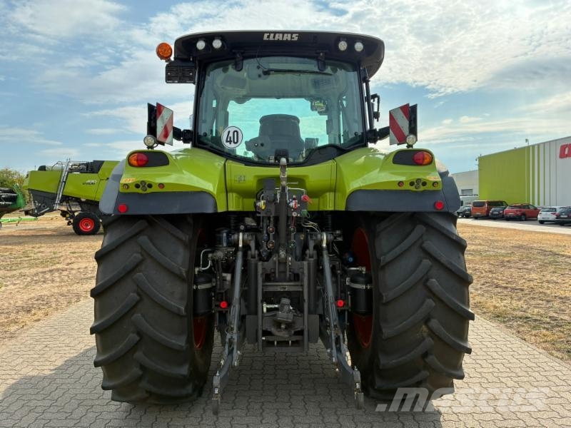 CLAAS ARION 550 Stage V Traktori