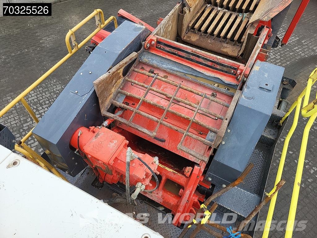 Sandvik QJ241 Mobile crushers