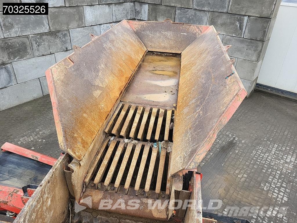 Sandvik QJ241 Mobile crushers