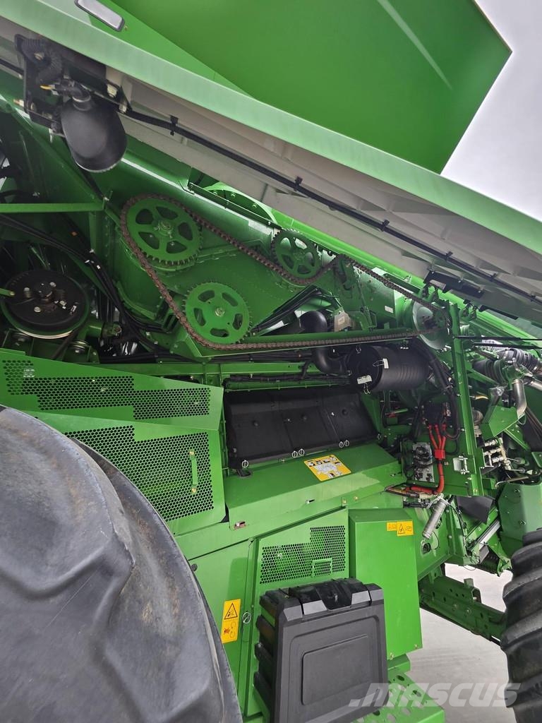 John Deere S685i Sklízecí mlátičky