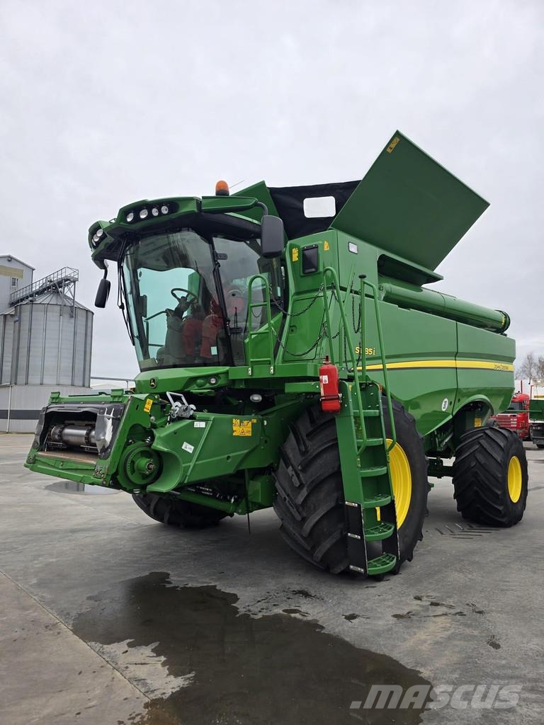 John Deere S685i Sklízecí mlátičky
