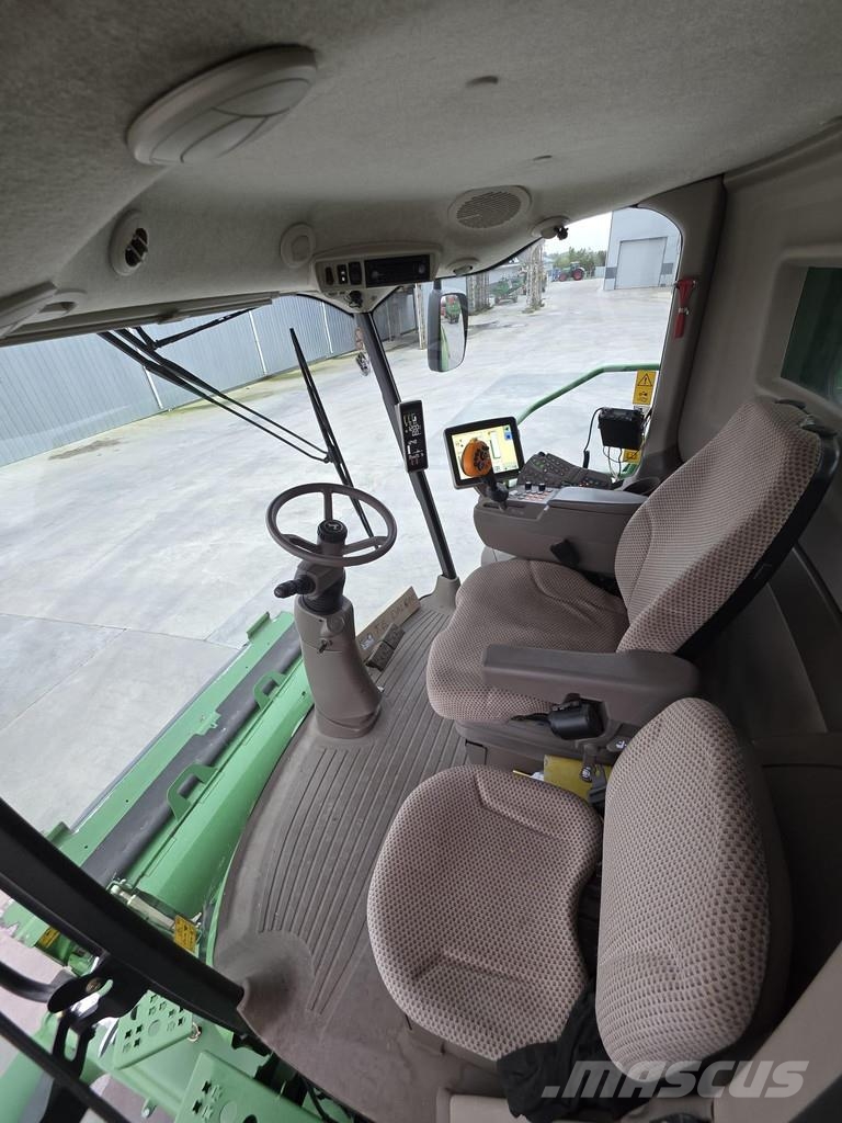 John Deere S685i Sklízecí mlátičky