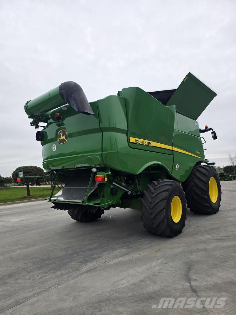 John Deere S685i Sklízecí mlátičky