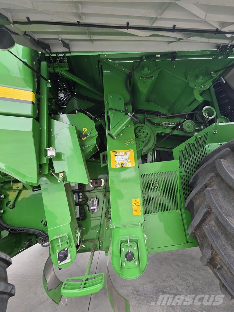 John Deere S685i Sklízecí mlátičky