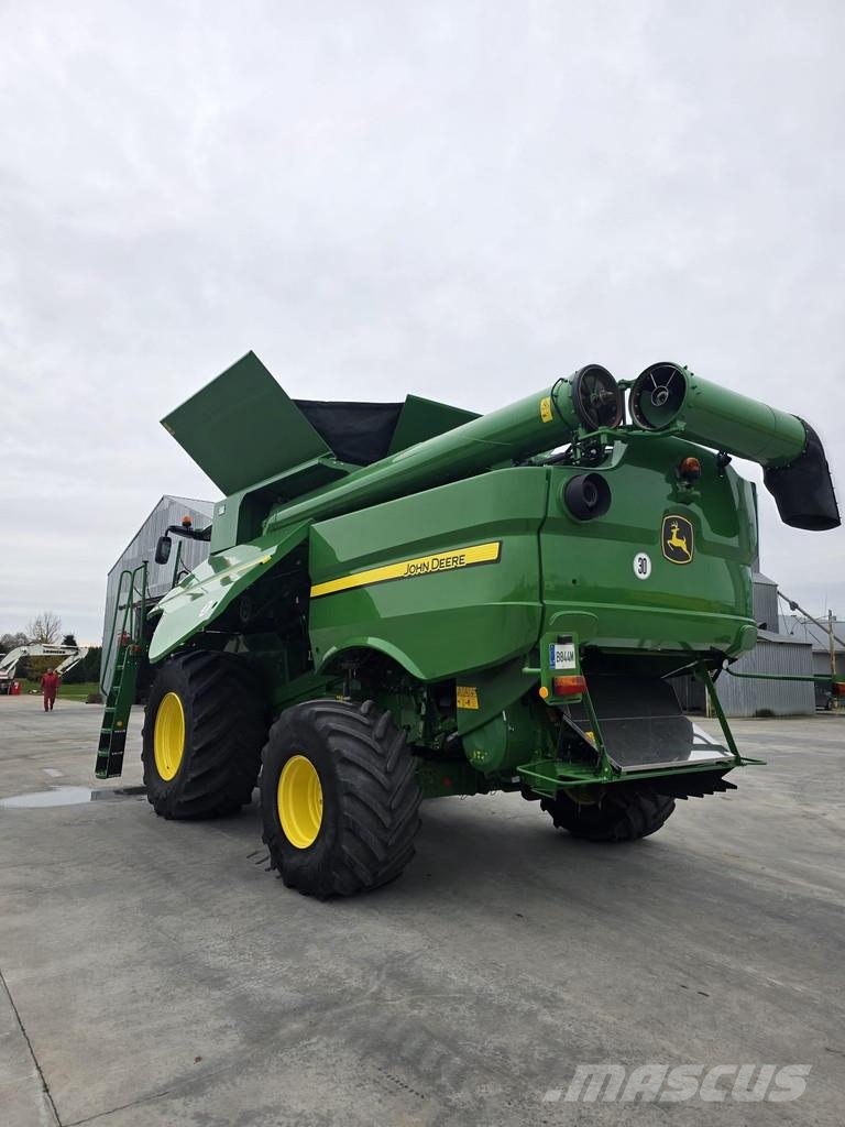 John Deere S685i Sklízecí mlátičky