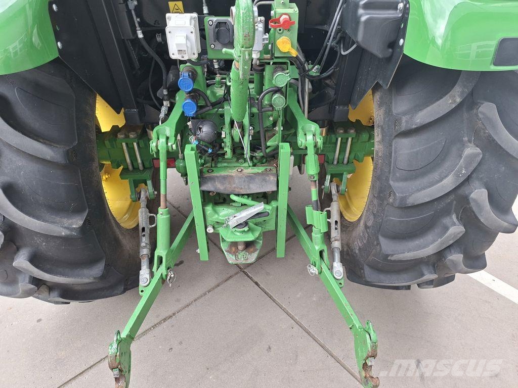 John Deere 5075E Traktorji