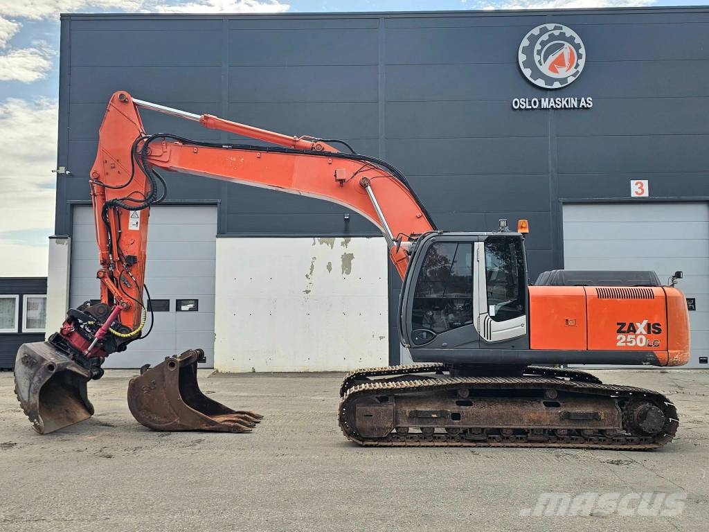 Hitachi ZX 250 LC-3 Bagri goseničarji