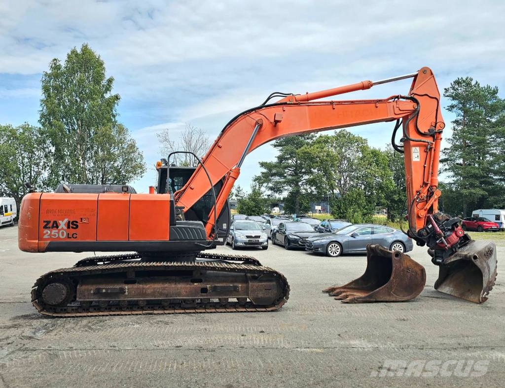 Hitachi ZX 250 LC-3 Bagri goseničarji