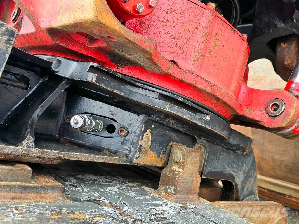 Hitachi ZX 250 LC-3 Bagri goseničarji