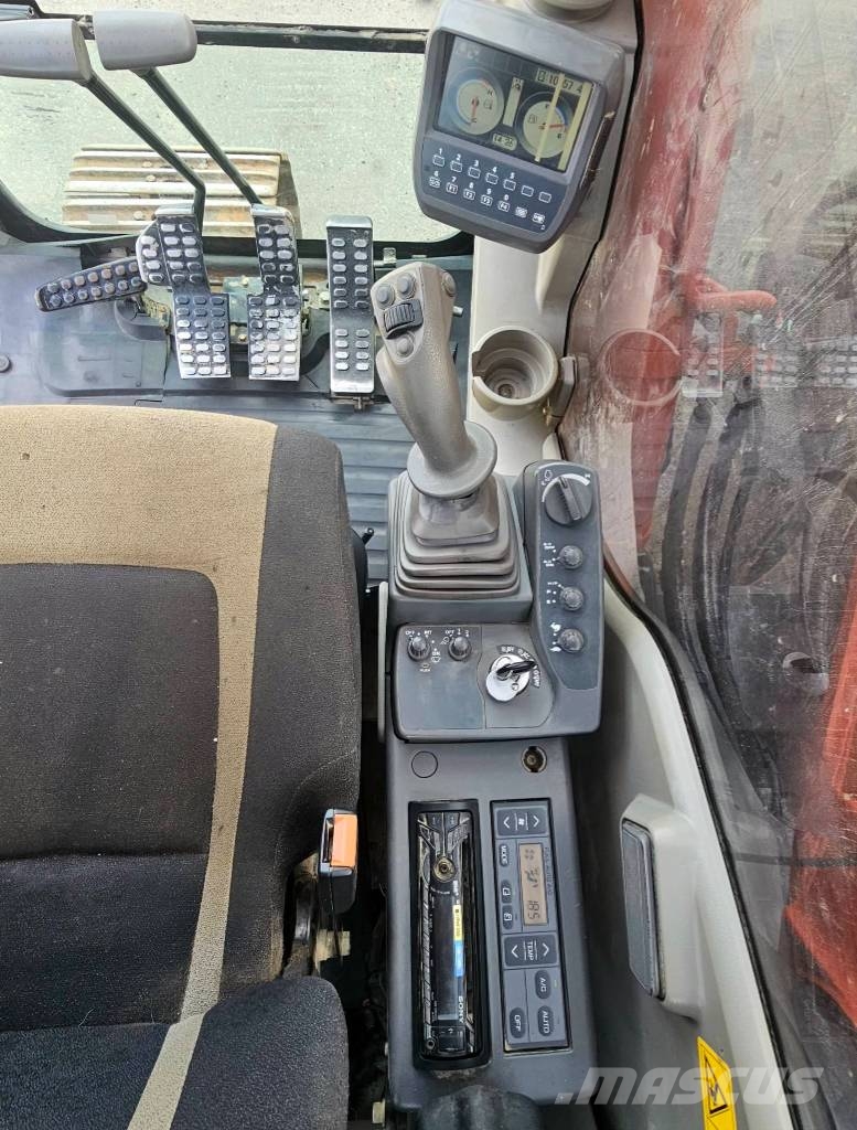 Hitachi ZX 250 LC-3 Bagri goseničarji