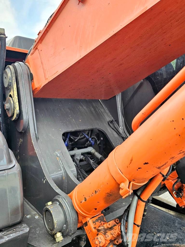 Hitachi ZX 250 LC-3 Bagri goseničarji