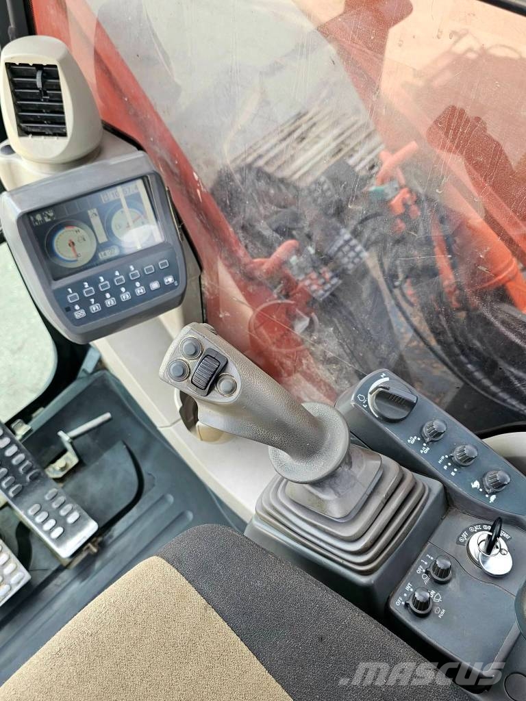 Hitachi ZX 250 LC-3 Bagri goseničarji