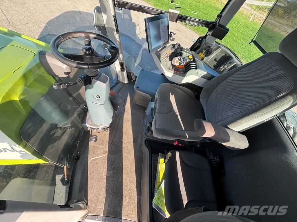 CLAAS Xerion 5000 Trac VC Traktorit