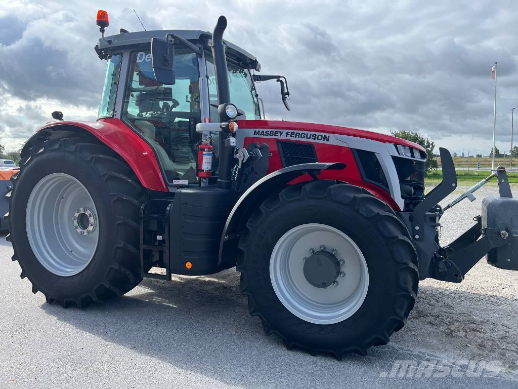 Massey Ferguson 7S.210 DEMO Traktorji