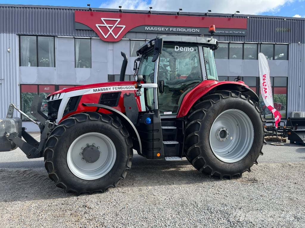 Massey Ferguson 7S.210 DEMO Traktorji