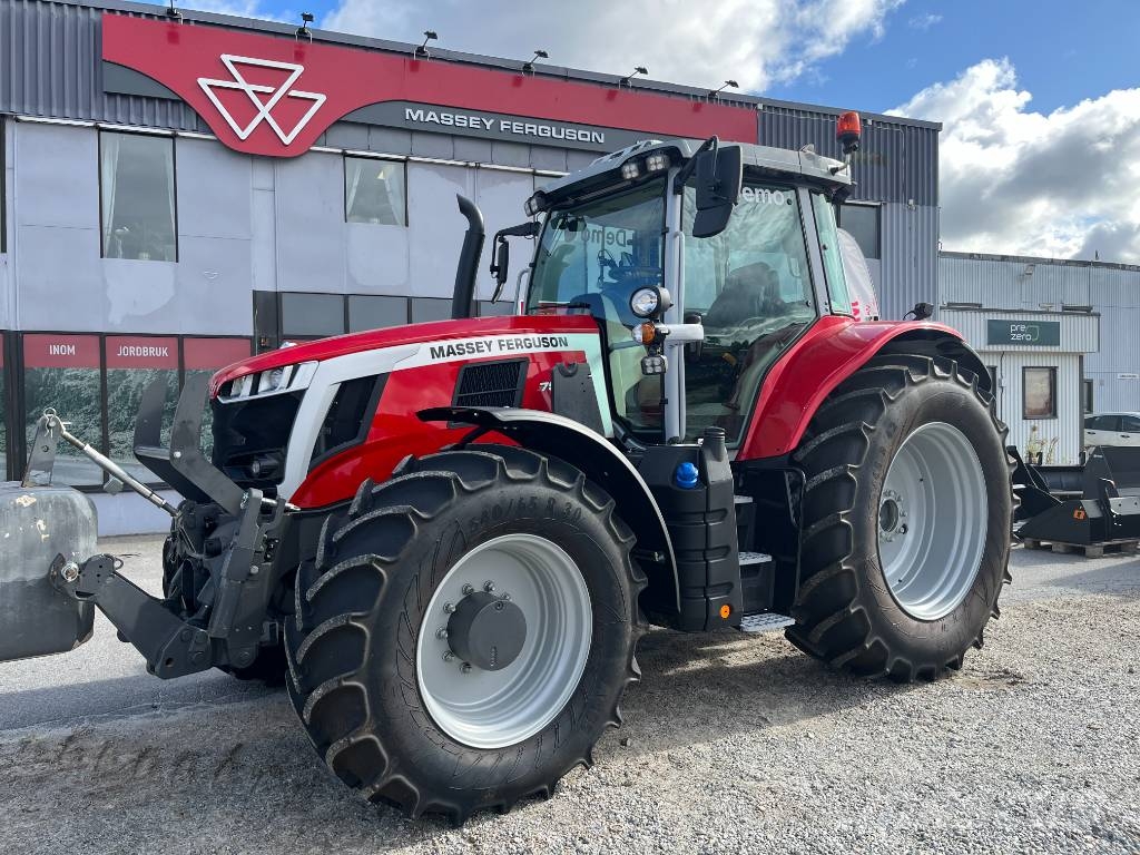 Massey Ferguson 7S.210 DEMO Traktorji
