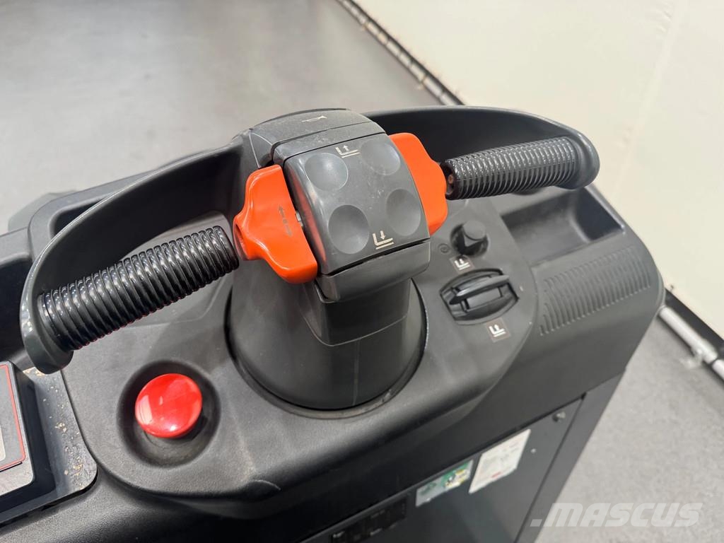 Linde V08-02 Medium lift order picker