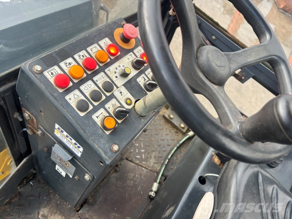 Bomag BW 138 AD Dvojni valjarji