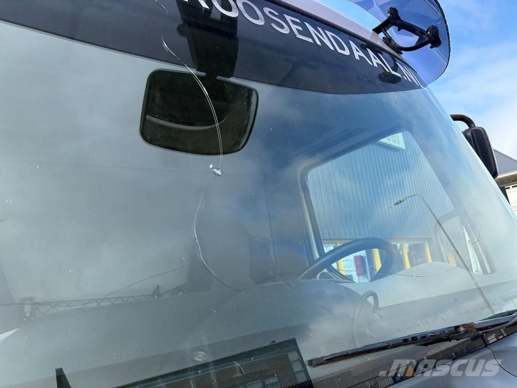 DAF LF 55,250 + elevator + euro 5 Camion Fourgon