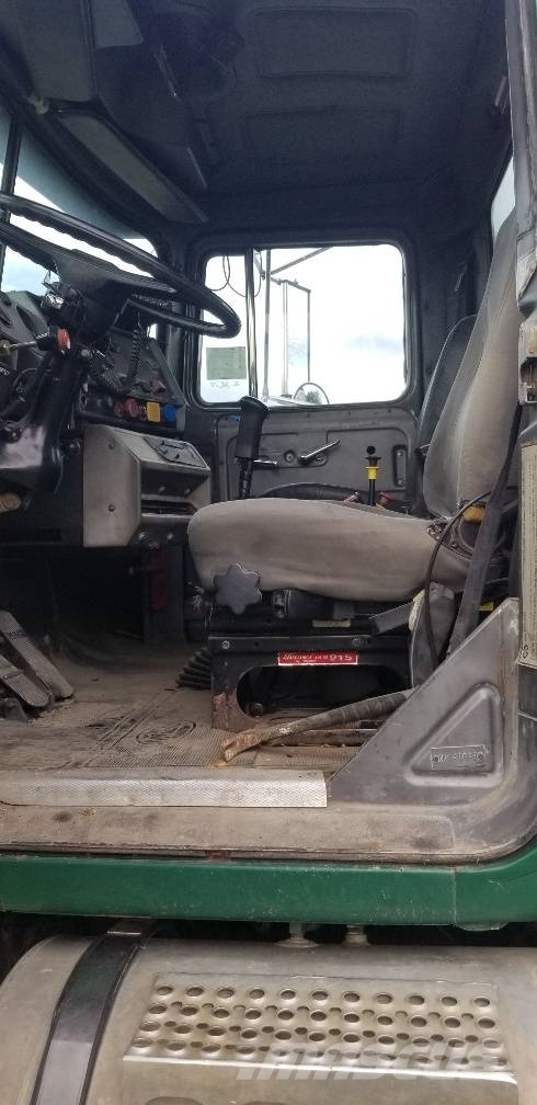 Mack RD 350 傾卸式卡車
