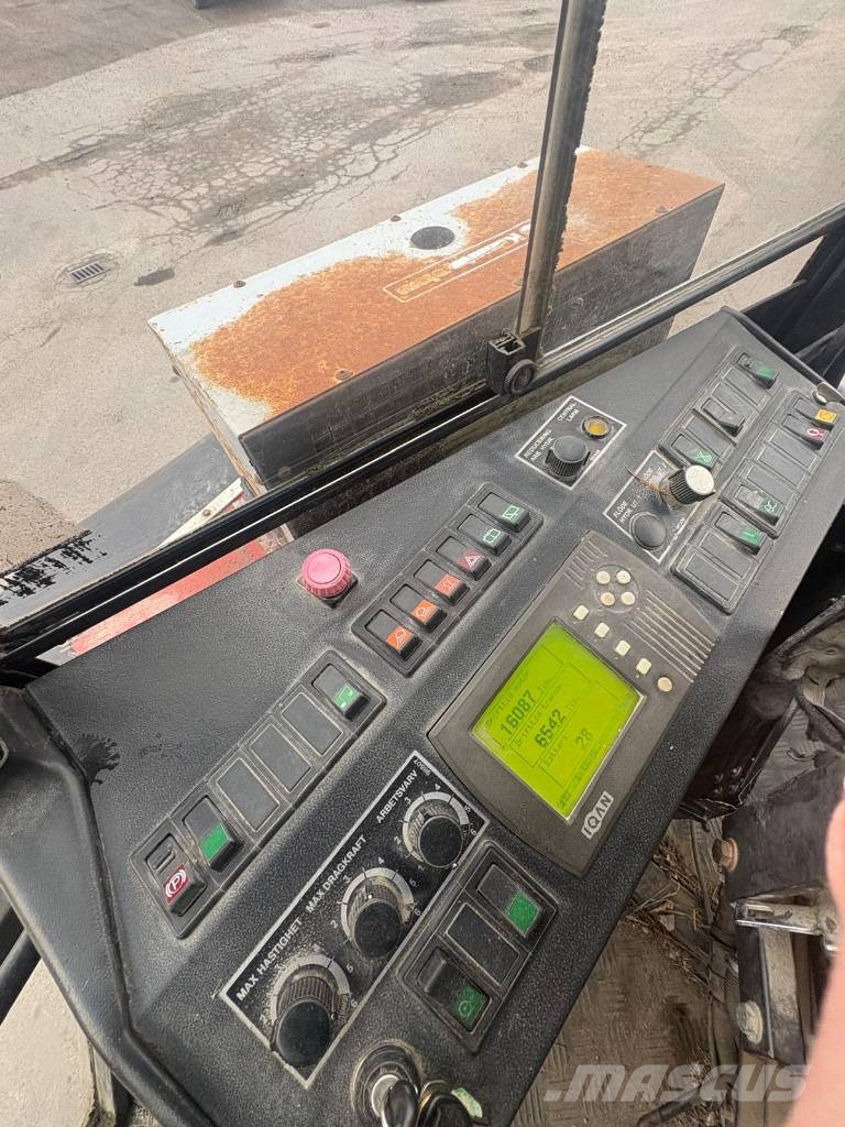 Huddig 960 C6 gårdsmaskin med skördar-aggregat Ekskavaatorlaadurid