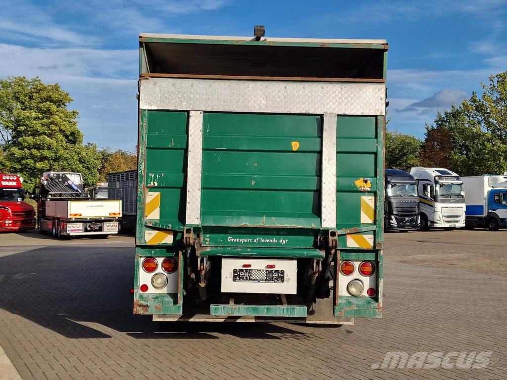 Scania P114-340 8x2*6 - Livestock 1 deck / Cattle - 3x st Dzīvnieku pārvadāšanas transports