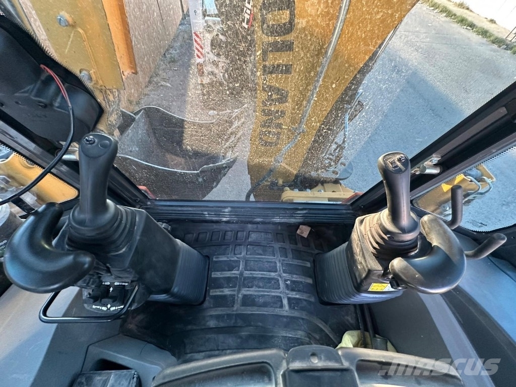 New Holland B 115 B Rýpadlo-nakladače