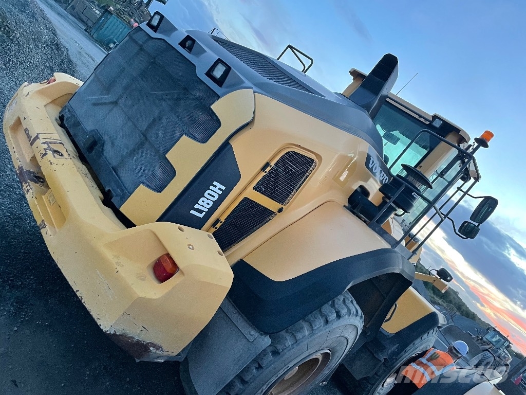 Volvo L180H Incarcator pe pneuri