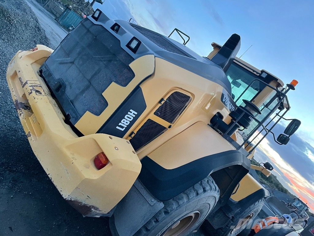 Volvo L180H Incarcator pe pneuri