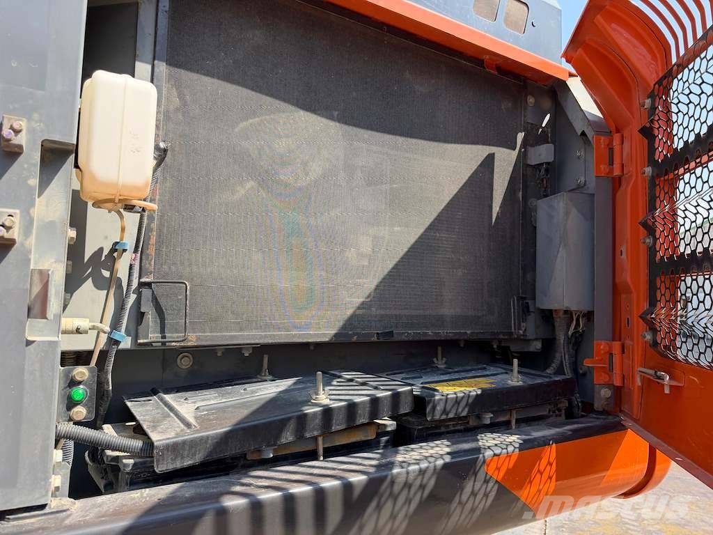 Hitachi ZX300LCNT-6 Escavatori cingolati