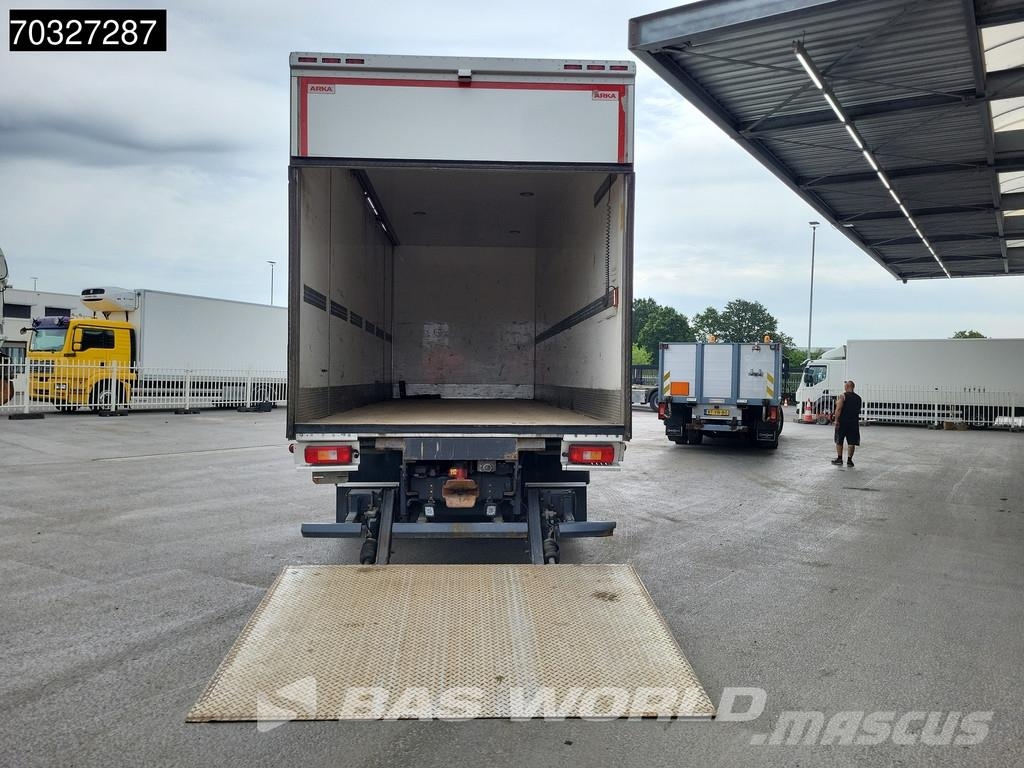 Renault T 380 T 6X2 7,67m Box Full Air Lift+Steering Axle Camiones con caja de remolque