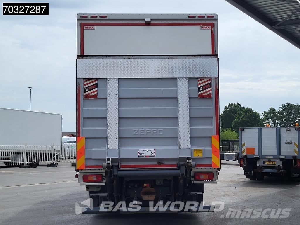 Renault T 380 T 6X2 7,67m Box Full Air Lift+Steering Axle Camiones con caja de remolque
