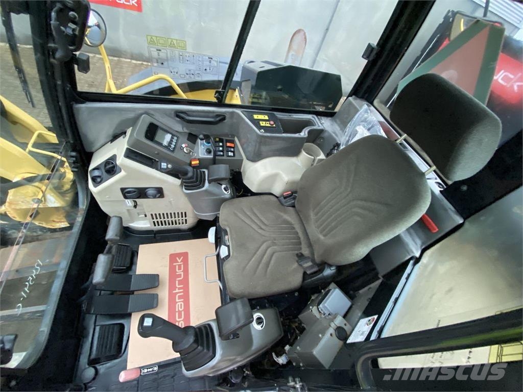 Yanmar VIO80-1A حفارات بعجل