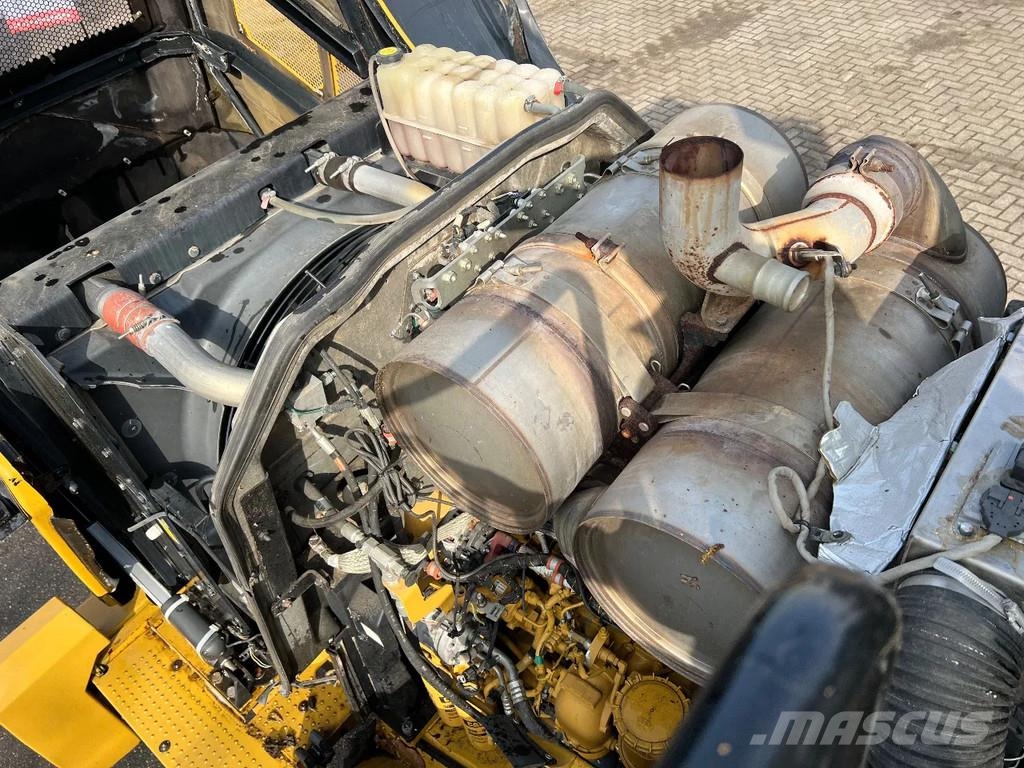 CAT 966M 轮式装载机
