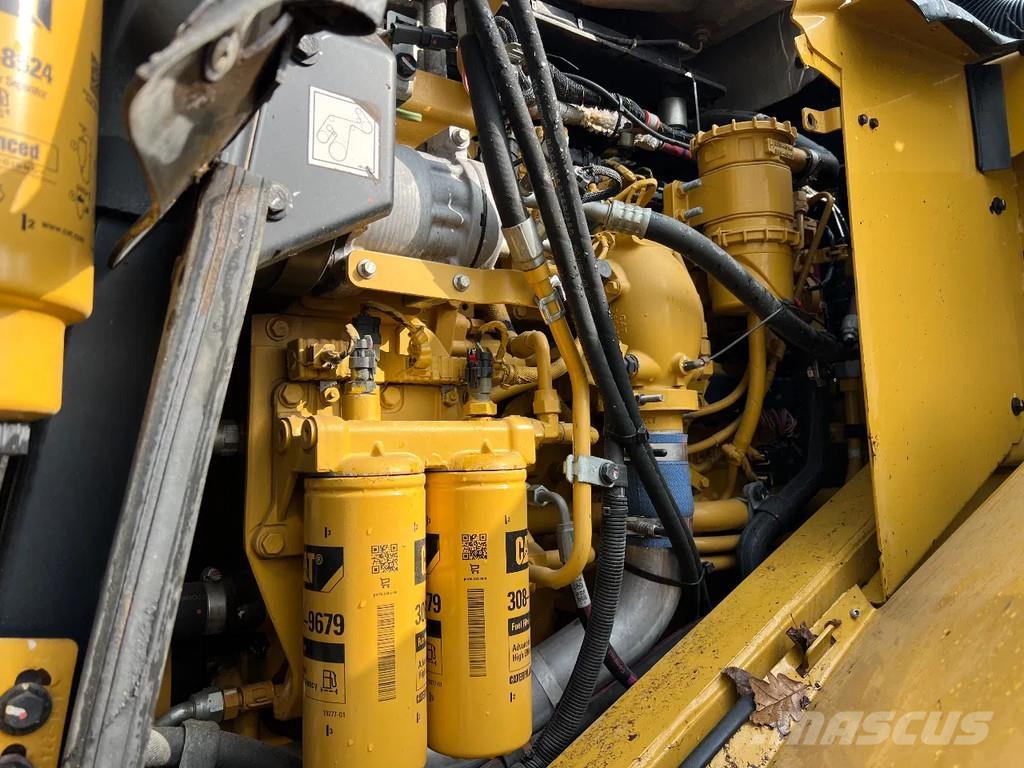 CAT 966M 轮式装载机