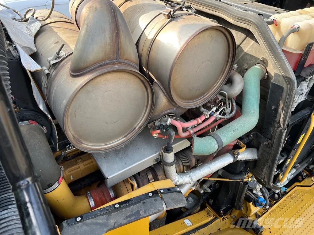 CAT 966M 轮式装载机