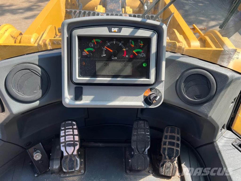 CAT 966M 轮式装载机