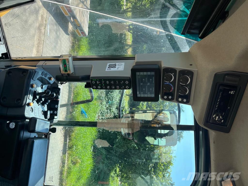CAT 966M 轮式装载机