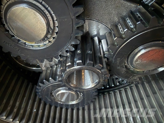 Hauser USED FINAL DRIVE O&K Комплектуючі і запасні частини для бурових установок
