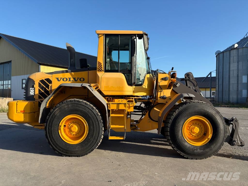 Volvo L90F lastmaskin, spakstyrning, vinterdäck Hjullastare