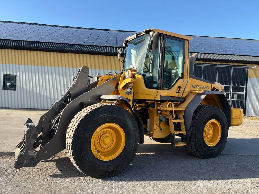 Volvo L90F lastmaskin, spakstyrning, vinterdäck Hjullastare