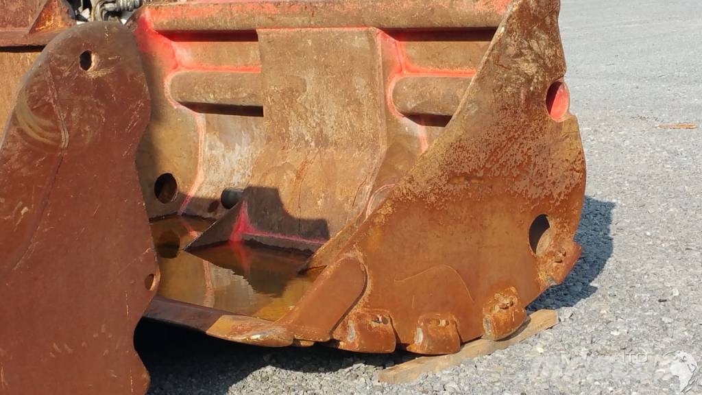 Sandvik LH208 Maanalaiset lastauskoneet