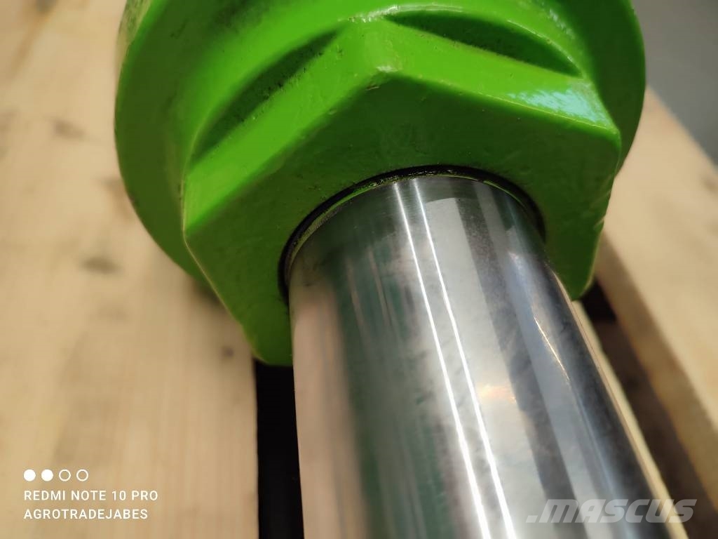 Merlo P30.12 bucket leveling hydraulic cylinder MERLO P3 Hidraulika