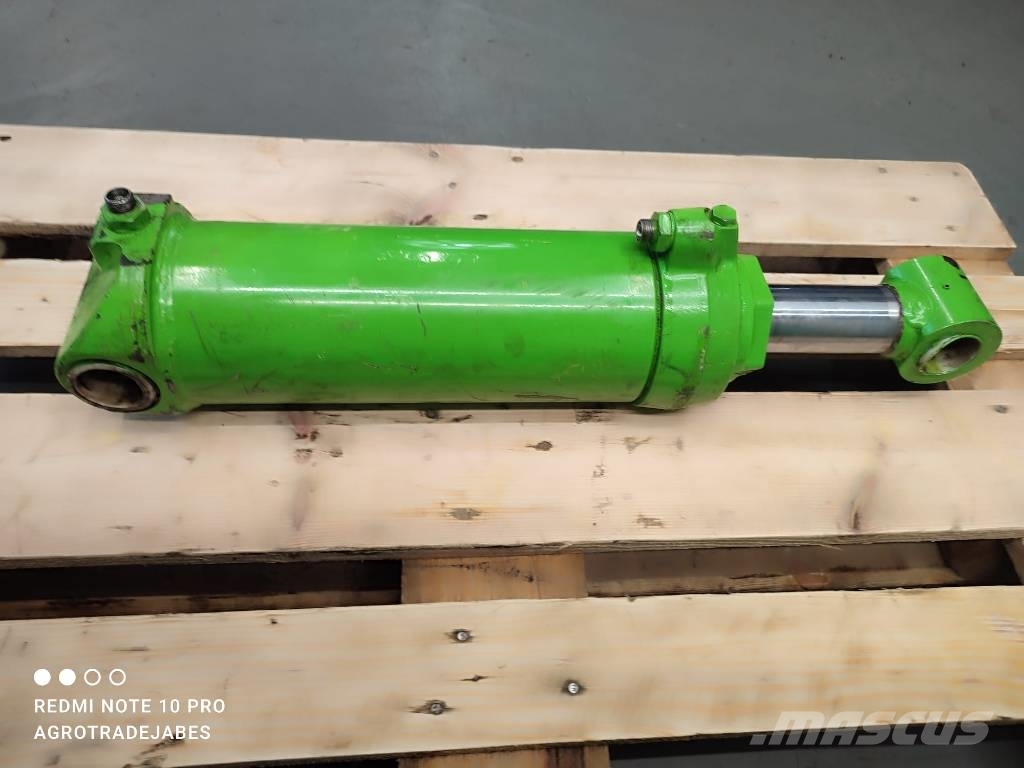 Merlo P30.12 bucket leveling hydraulic cylinder MERLO P3 Hidraulika