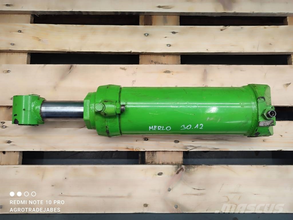 Merlo P30.12 bucket leveling hydraulic cylinder MERLO P3 Hidraulika