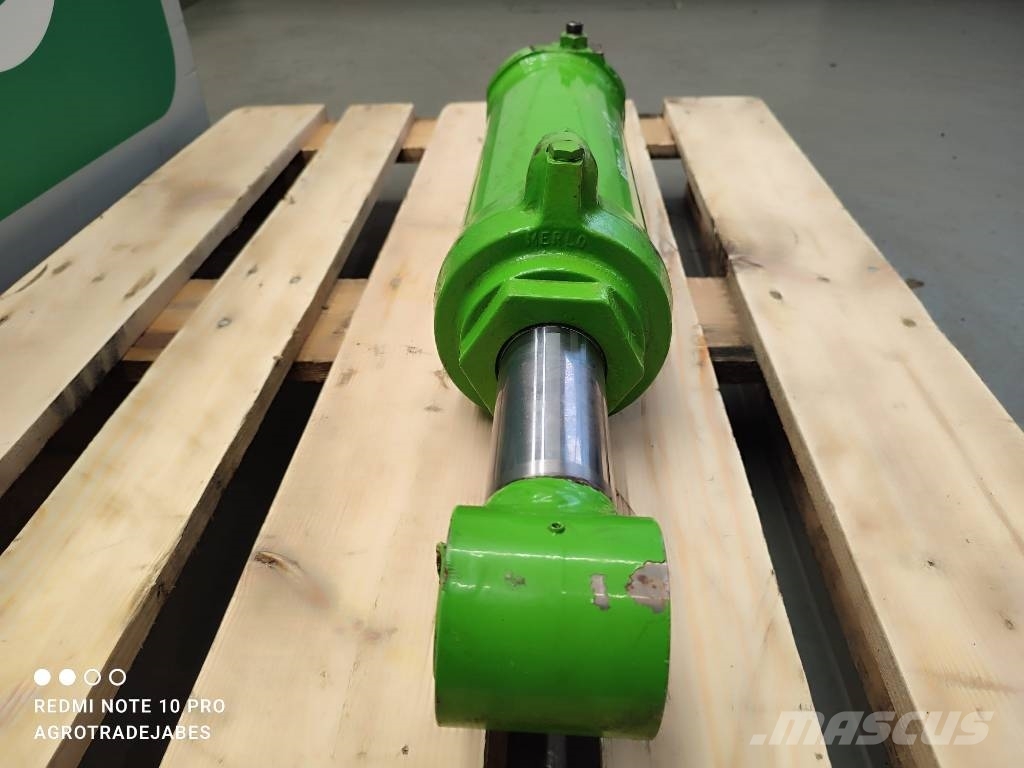 Merlo P30.12 bucket leveling hydraulic cylinder MERLO P3 Hidraulika