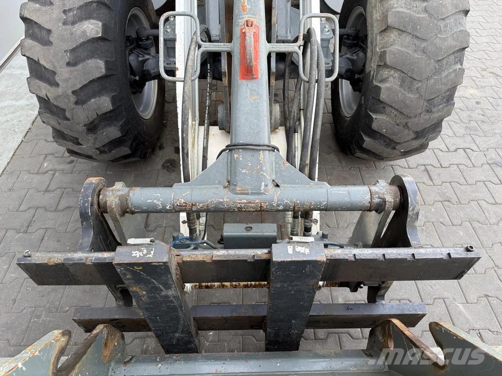 Kramer 950  휠로우더